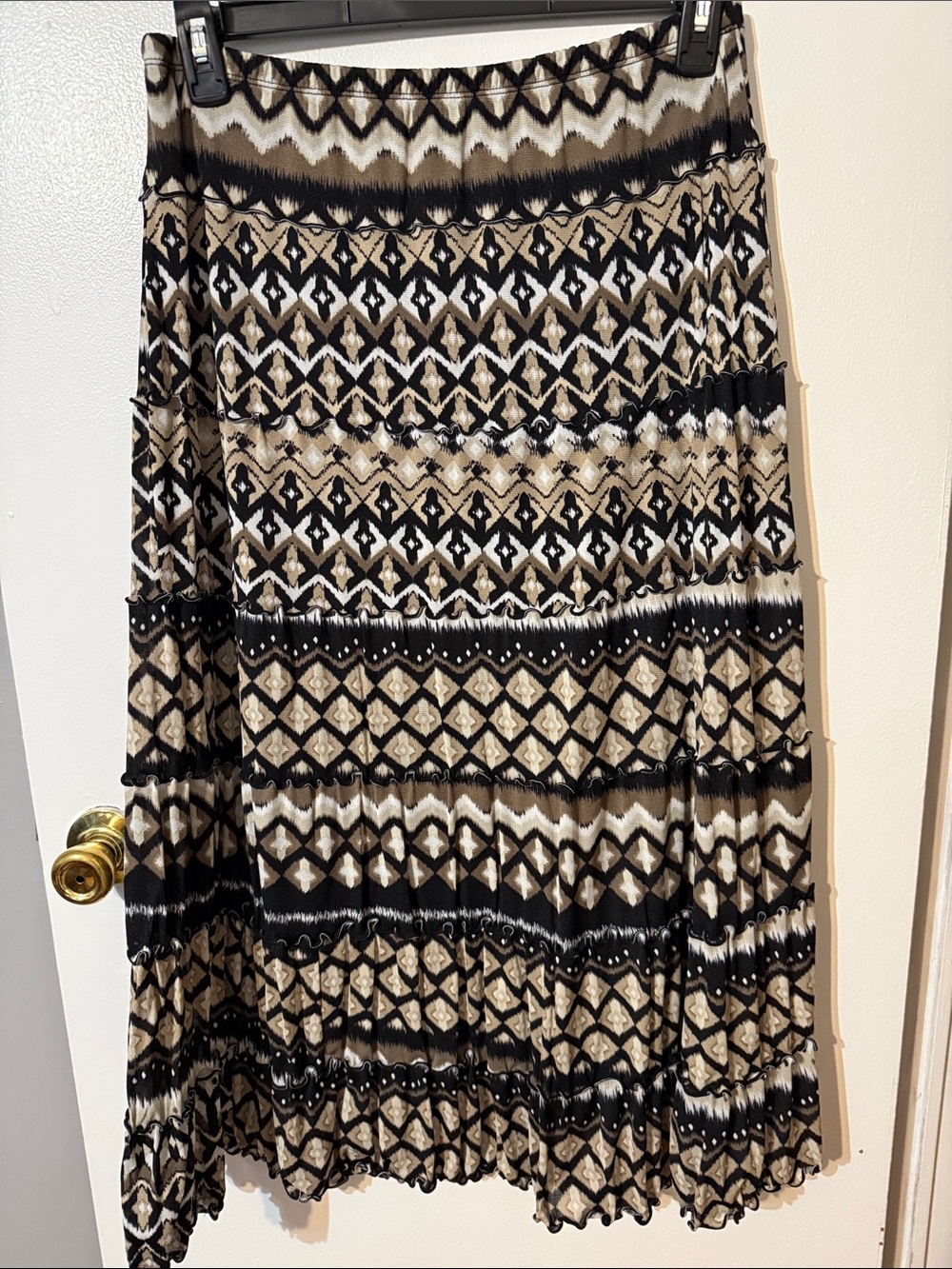 JM Collection Black and Tan Geometric Maxi Skirt